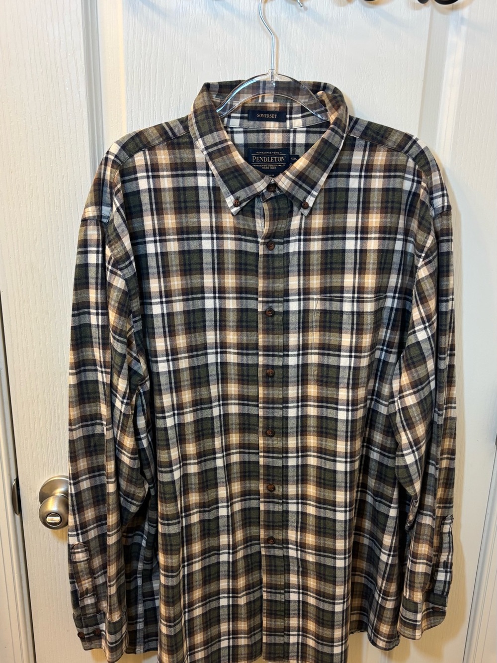 Pendleton Men's Green Plaid Button-Down Shirt